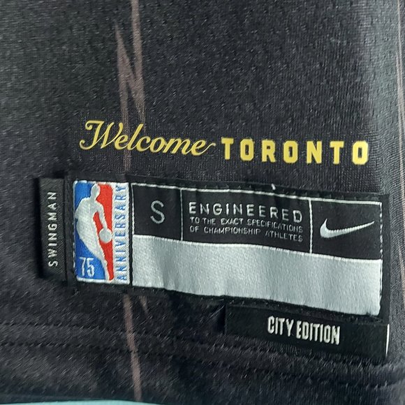 Youth small Toronto Raptors jersey - Picture 3 of 4